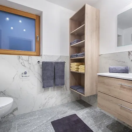 Avea App 1 Apartment Laion